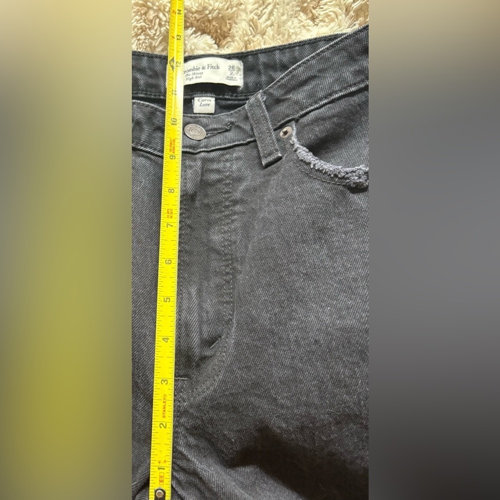 Abercrombie Curve Love High Rise Skinny in Distressed Black, Size 2/26 Long - Picture 11 of 12